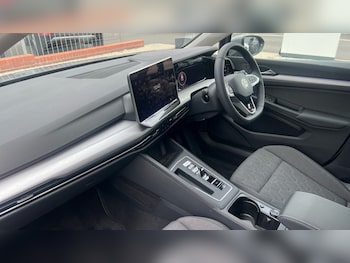 Used Volkswagen Golf 2025 for sale - 76328257: Photo 2