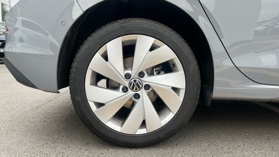 Used Volkswagen Golf 2025 for sale - 76328257: Photo 5