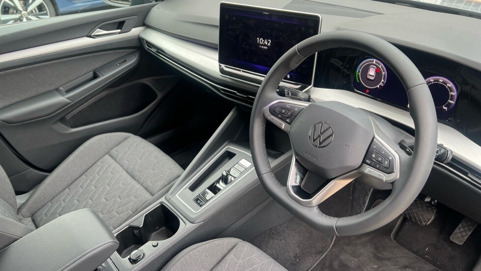 Used Volkswagen Golf 2025 for sale - 76328257: Photo 6