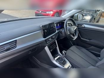 Used Volkswagen T-Roc 2022 for sale - 76745153: Photo