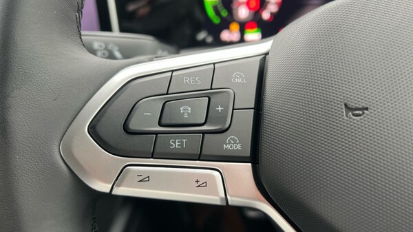 Used Volkswagen Golf 2025 for sale - 76328180: Photo 31