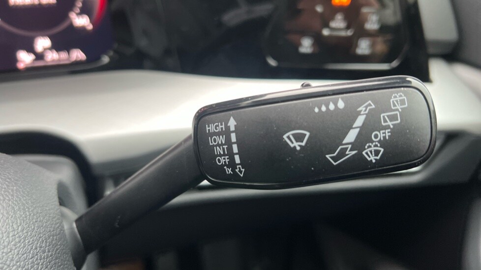 Used Volkswagen Golf 2025 for sale - 76328180: Photo 32