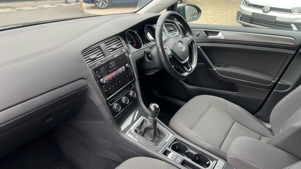 Used Volkswagen Golf 2019 for sale - 76112059: Photo 2