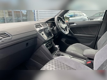 Used Volkswagen Tiguan 2023 for sale - 76130518: Photo