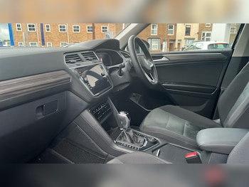 Used Volkswagen Tiguan Allspace 2023 for sale - 75254700: Photo