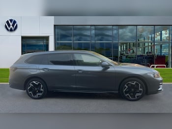 Used Volkswagen Passat 2025 for sale - 75943459: Photo