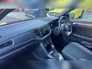 Used Volkswagen T-Roc 2020 for sale - 76523466: Photo