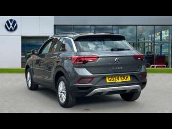 Used Volkswagen T-Roc 2024 for sale - 74747787: Photo