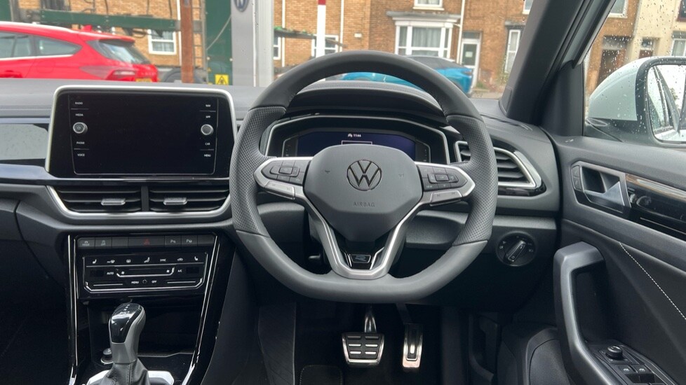 Used Volkswagen T-Roc 2025 for sale - 76328298: Photo 27