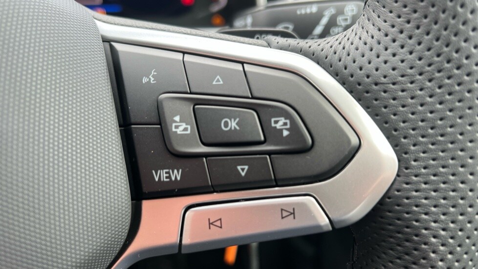 Used Volkswagen T-Roc 2025 for sale - 76328298: Photo 30