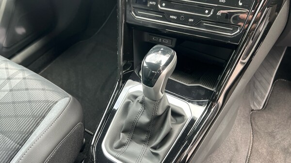 Used Volkswagen T-Roc 2025 for sale - 76328298: Photo 36