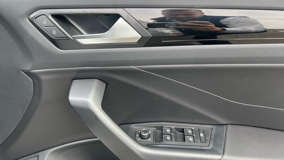 Used Volkswagen T-Roc 2025 for sale - 76328298: Photo 37