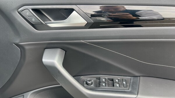 Used Volkswagen T-Roc 2025 for sale - 76328298: Photo 37