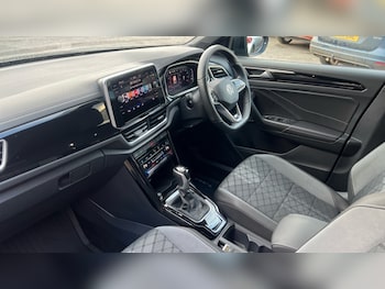 Used Volkswagen T-Roc 2022 for sale - 76533720: Photo