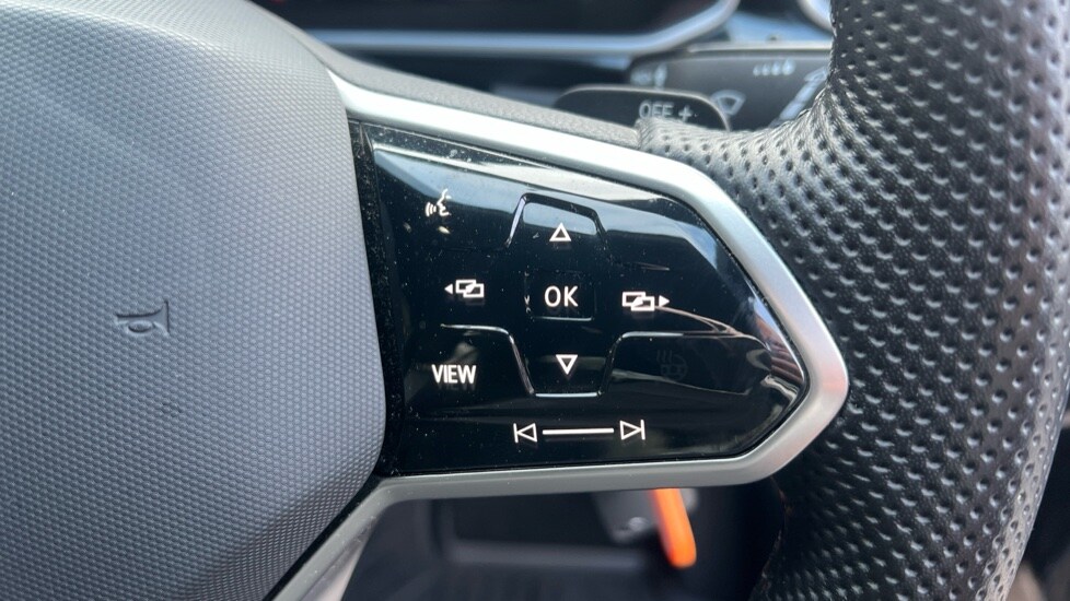 Used Volkswagen T-Roc 2022 for sale - 76533720: Photo 30