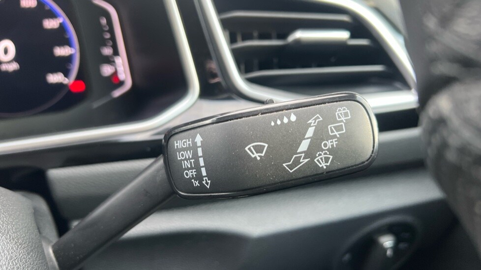 Used Volkswagen T-Roc 2022 for sale - 76533720: Photo 32