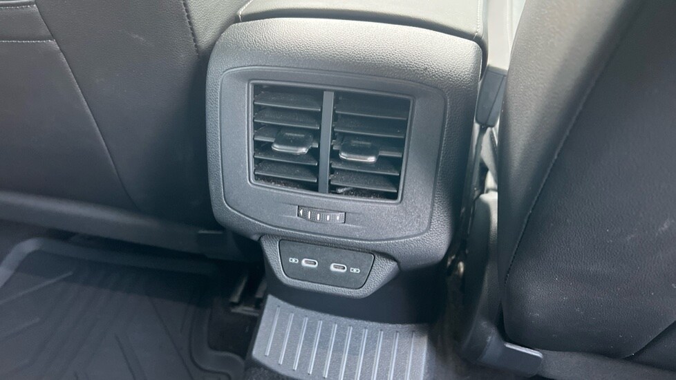 Used Volkswagen T-Roc 2022 for sale - 76533720: Photo 34