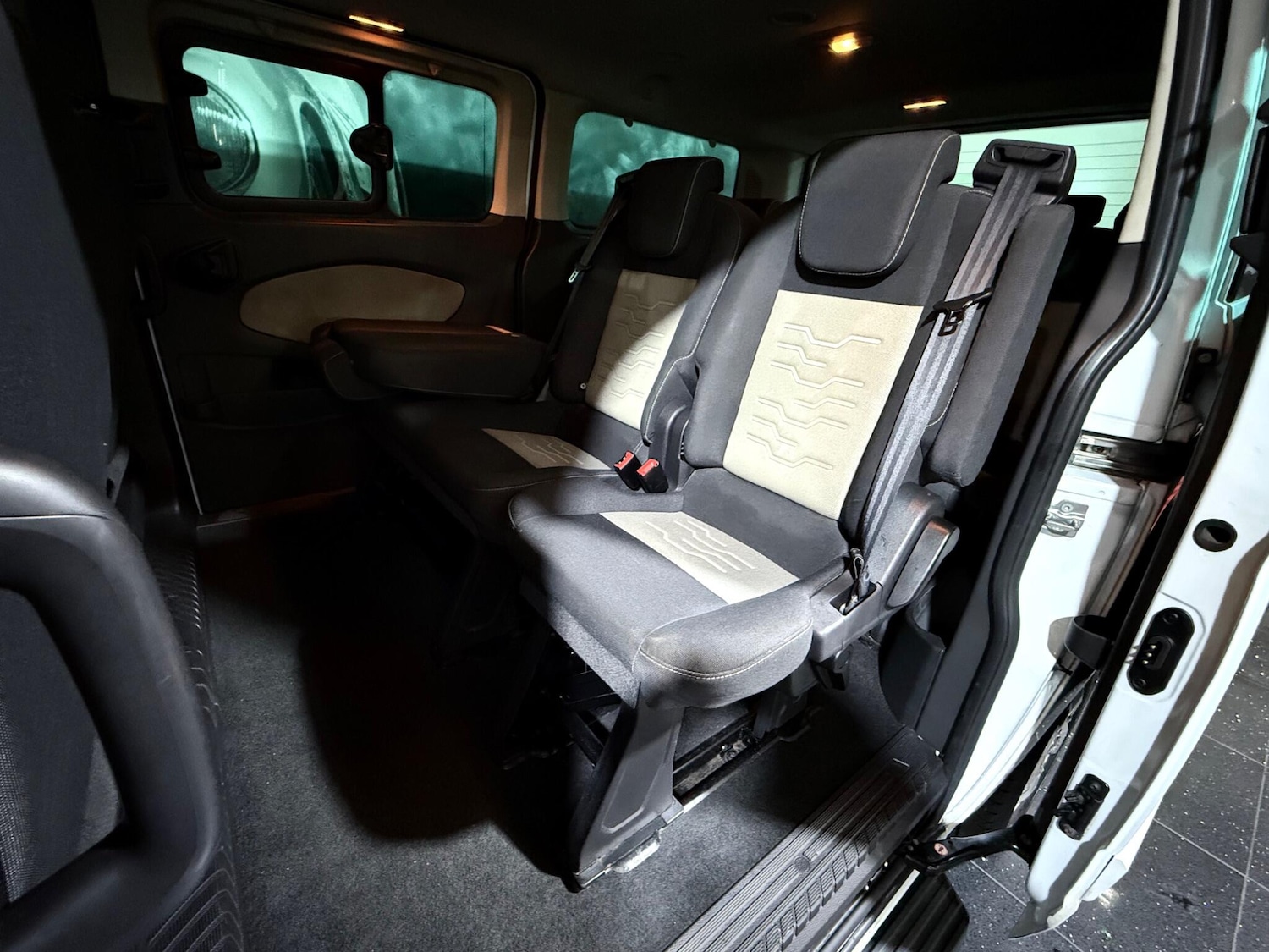 Used Ford Tourneo Custom 2014 for sale - 76371601: Photo 16