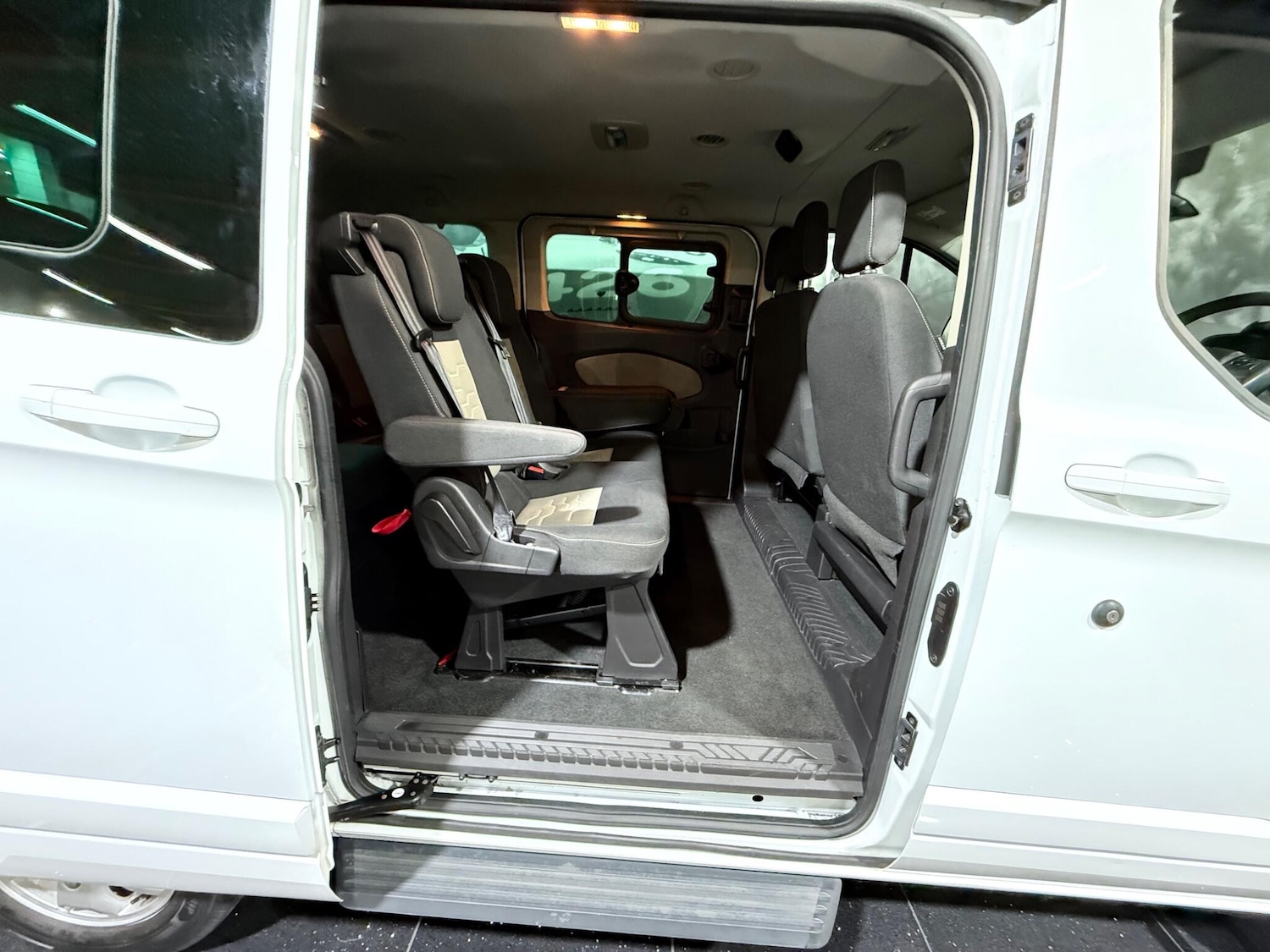 Used Ford Tourneo Custom 2014 for sale - 76371601: Photo 19