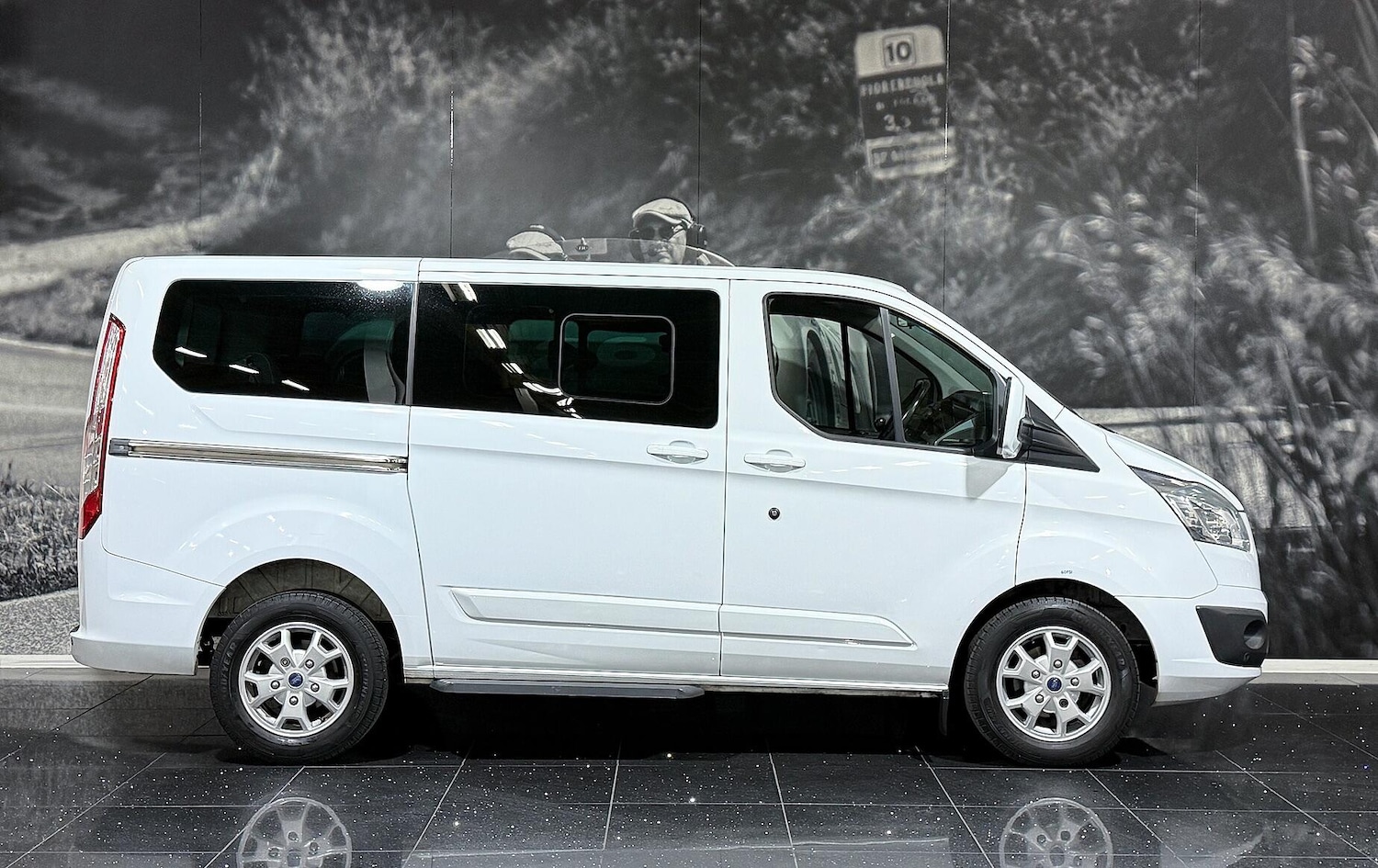 Used Ford Tourneo Custom 2014 for sale - 76371601: Photo 4