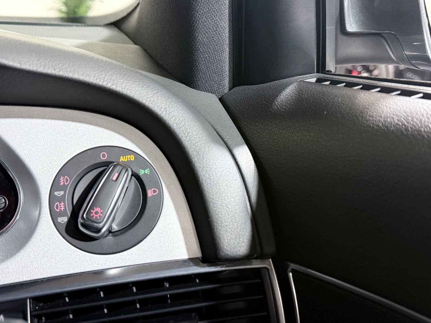 Used Audi A6 2010 for sale - 77230605: Photo 35