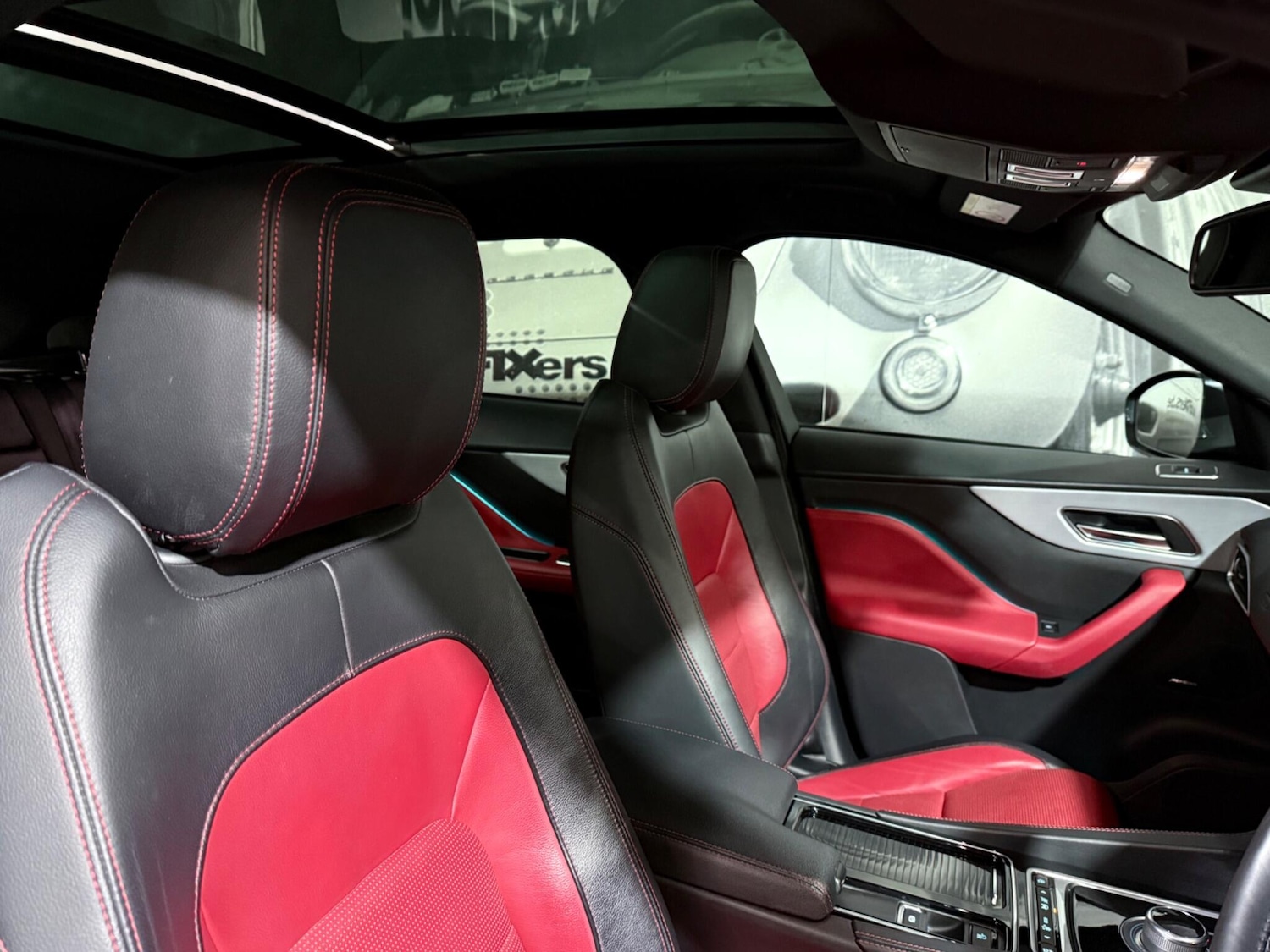 Used Jaguar F-Pace 2017 for sale - 76620243: Photo 10