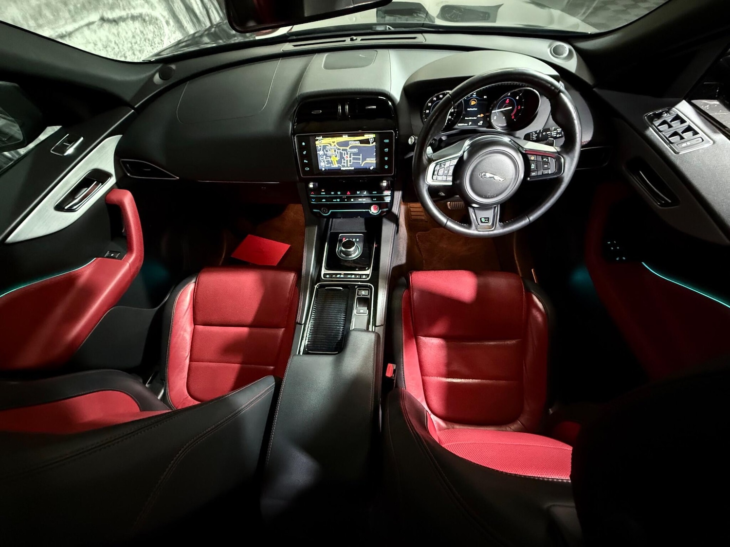 Used Jaguar F-Pace 2017 for sale - 76620243: Photo 12