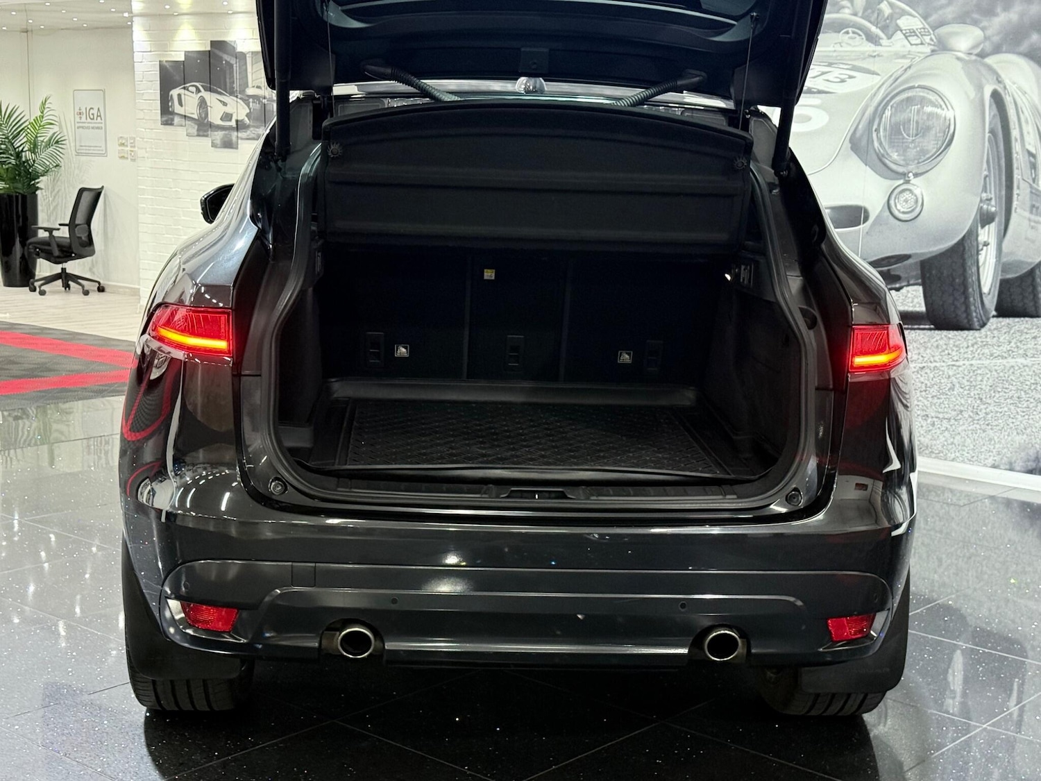 Used Jaguar F-Pace 2017 for sale - 76620243: Photo 22