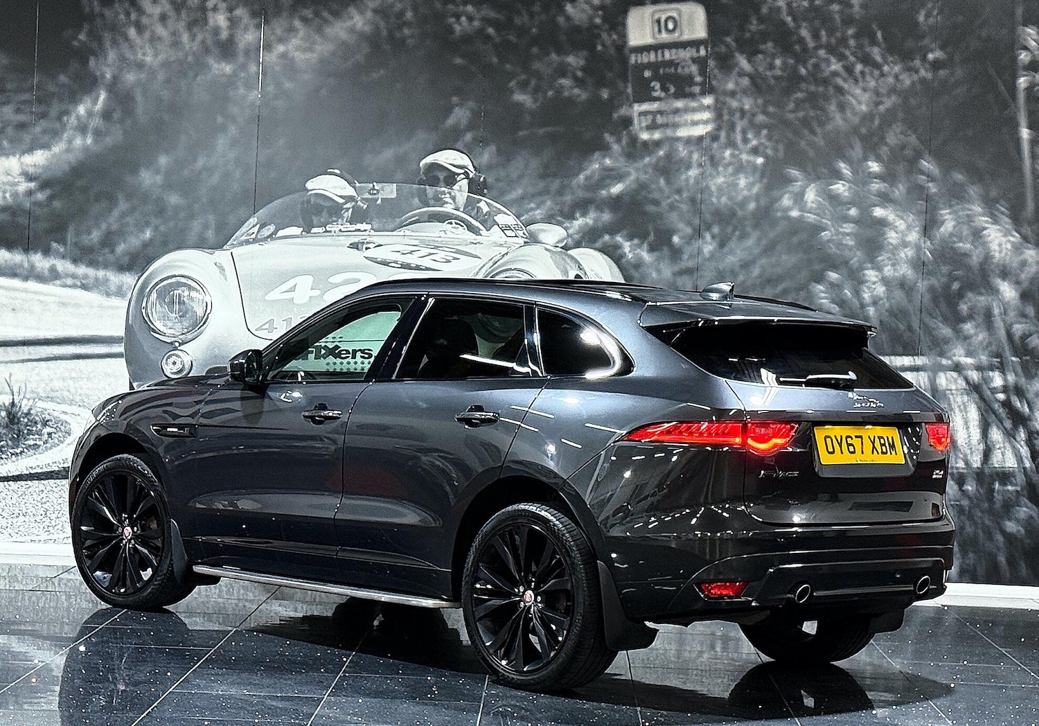 Used Jaguar F-Pace 2017 for sale - 76620243: Photo 3