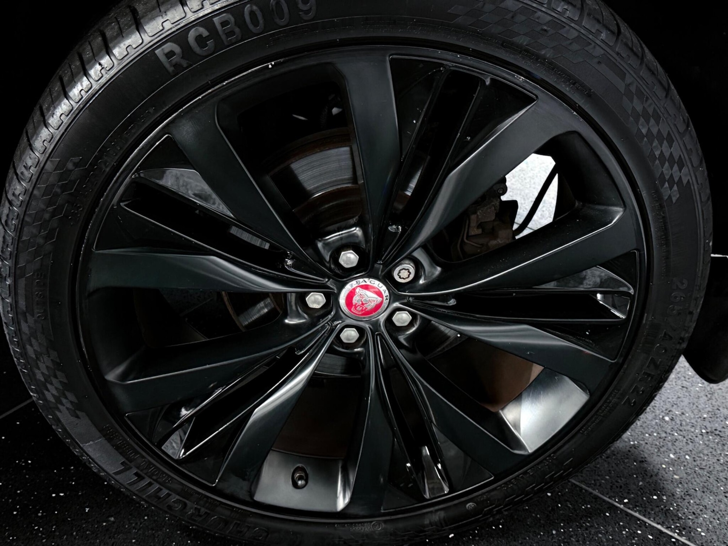 Used Jaguar F-Pace 2017 for sale - 76620243: Photo 32