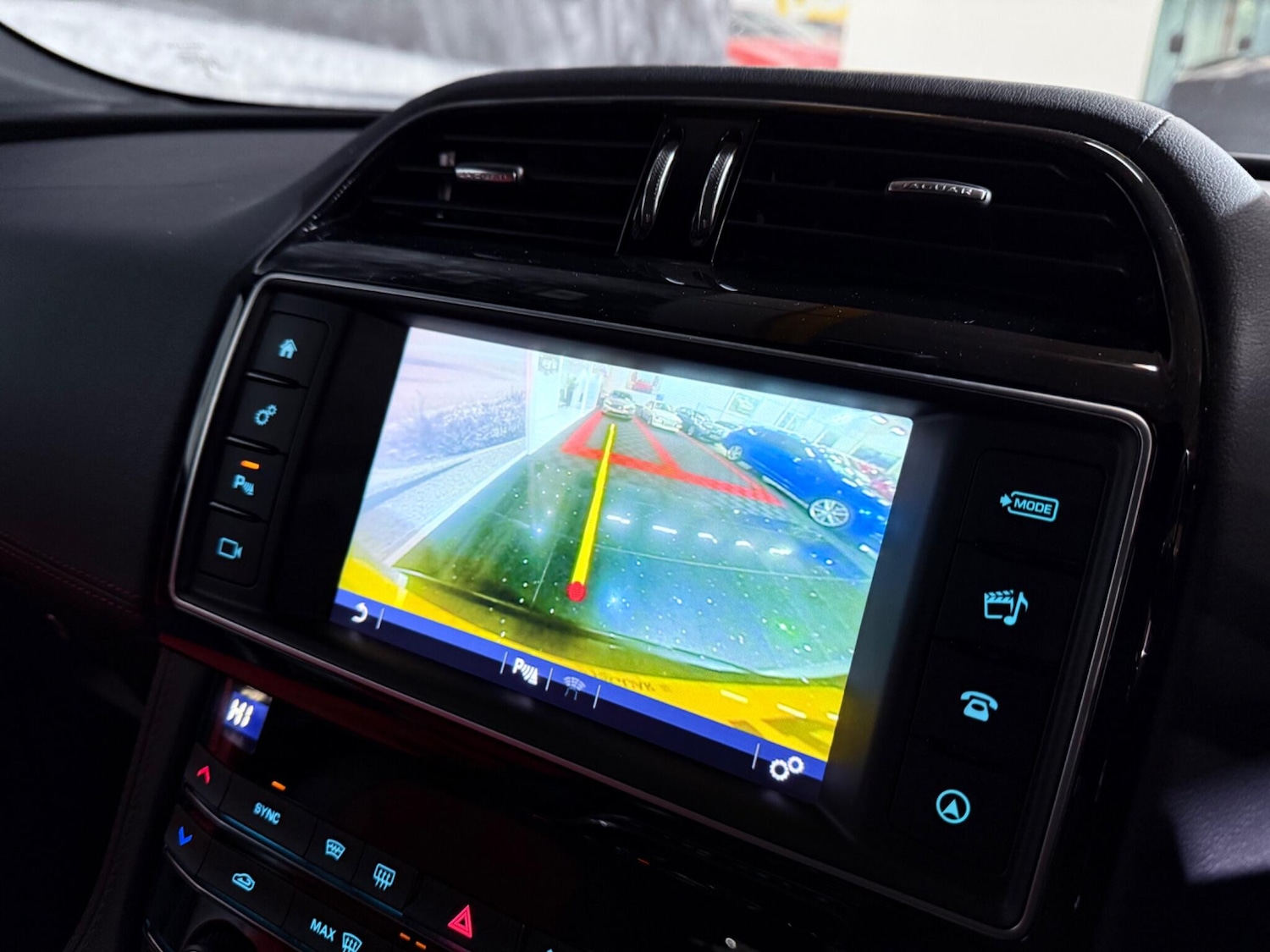 Used Jaguar F-Pace 2017 for sale - 76620243: Photo 33