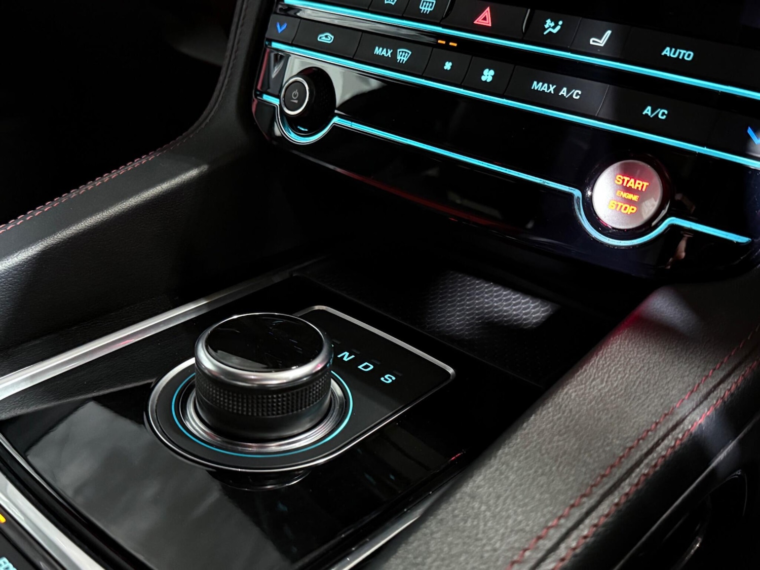 Used Jaguar F-Pace 2017 for sale - 76620243: Photo 44