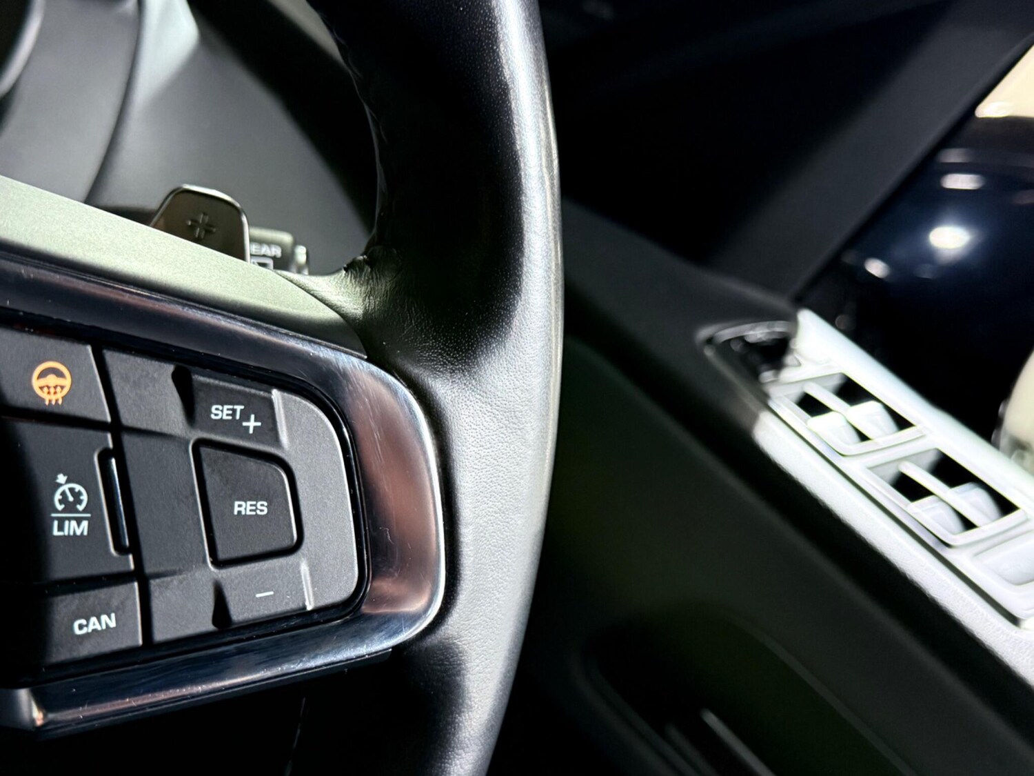 Used Jaguar F-Pace 2017 for sale - 76620243: Photo 46