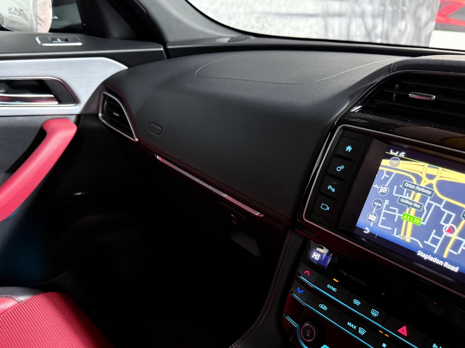 Used Jaguar F-Pace 2017 for sale - 76620243: Photo 47