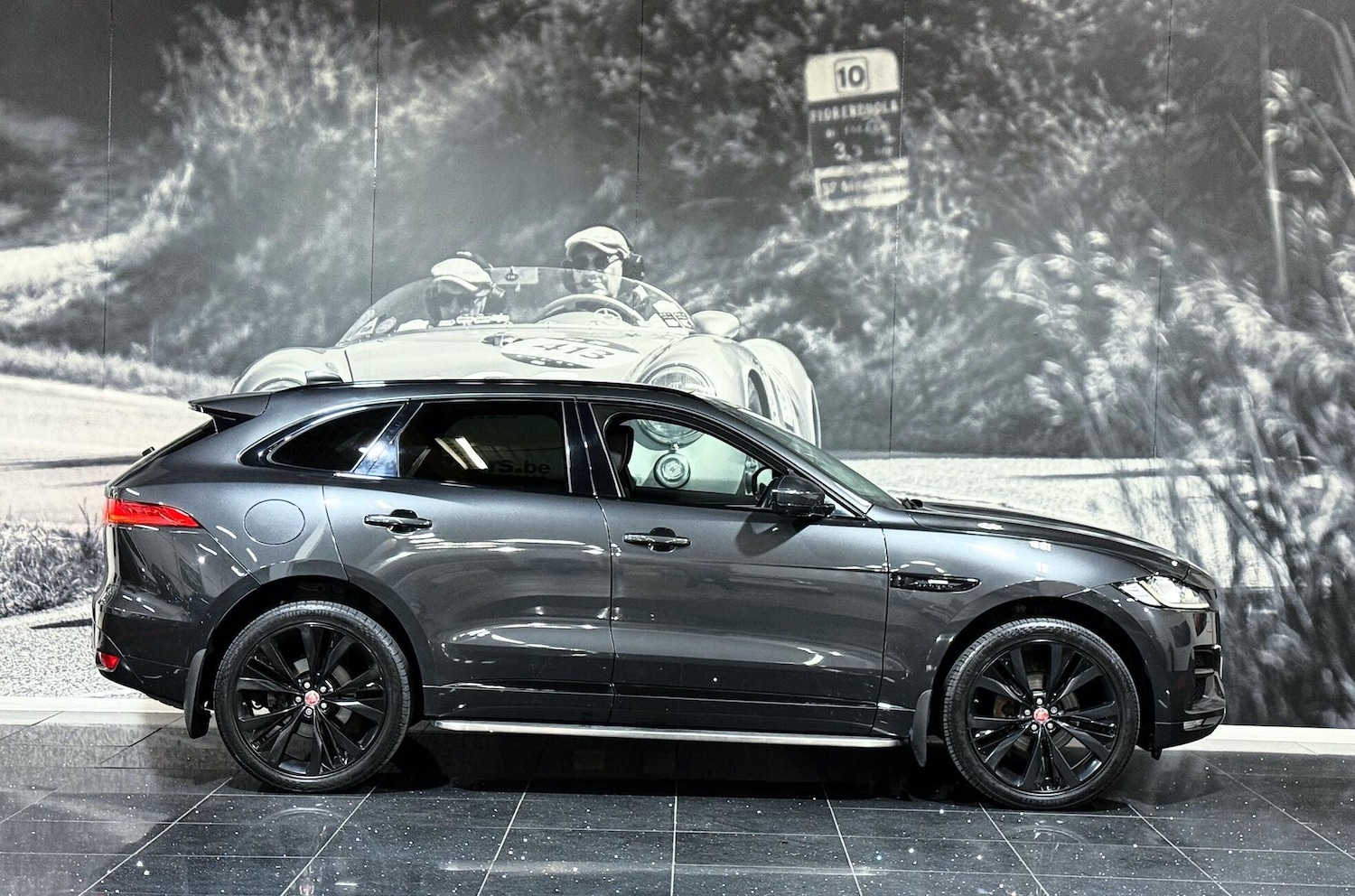 Used Jaguar F-Pace 2017 for sale - 76620243: Photo 5