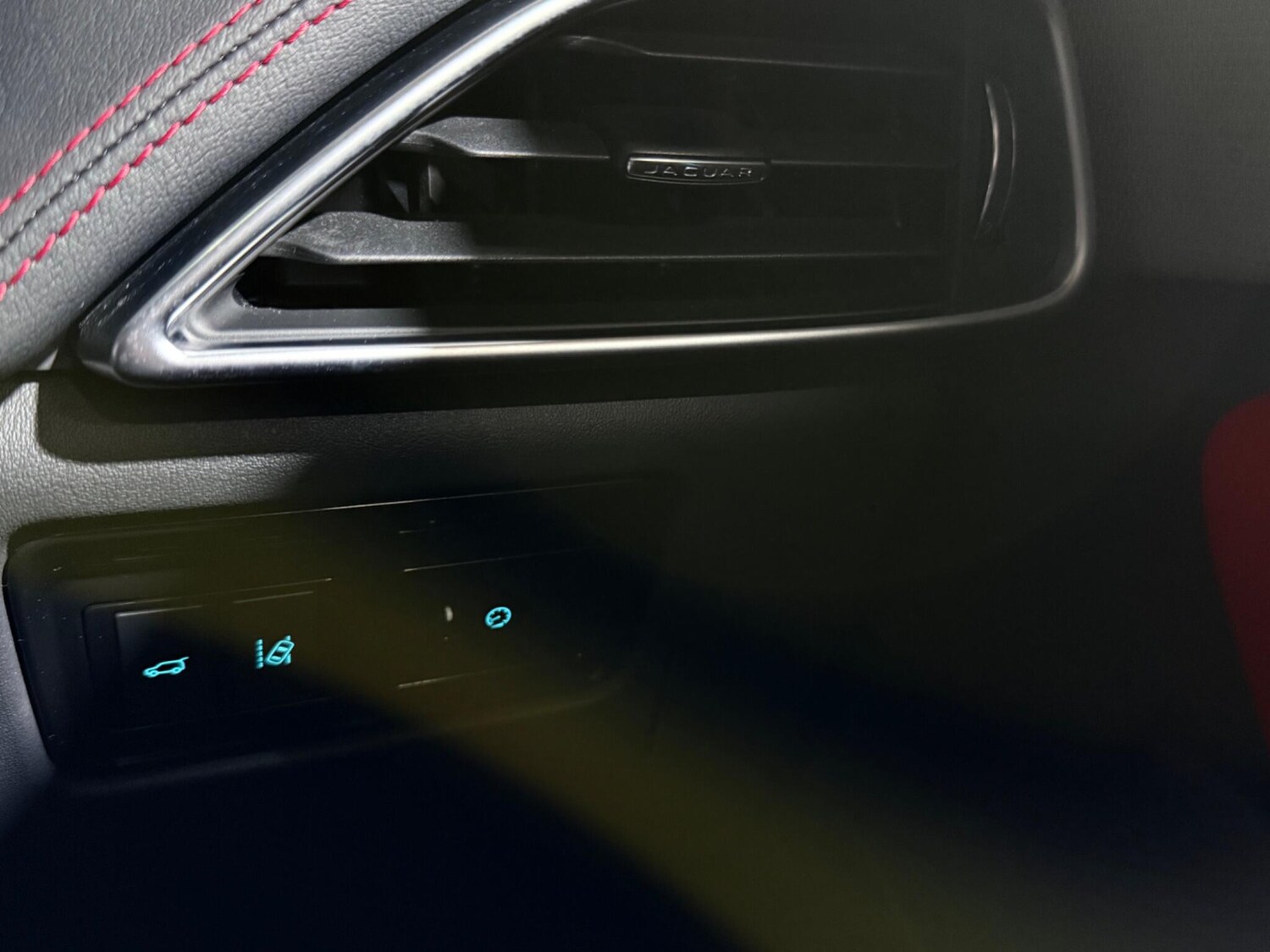 Used Jaguar F-Pace 2017 for sale - 76620243: Photo 50