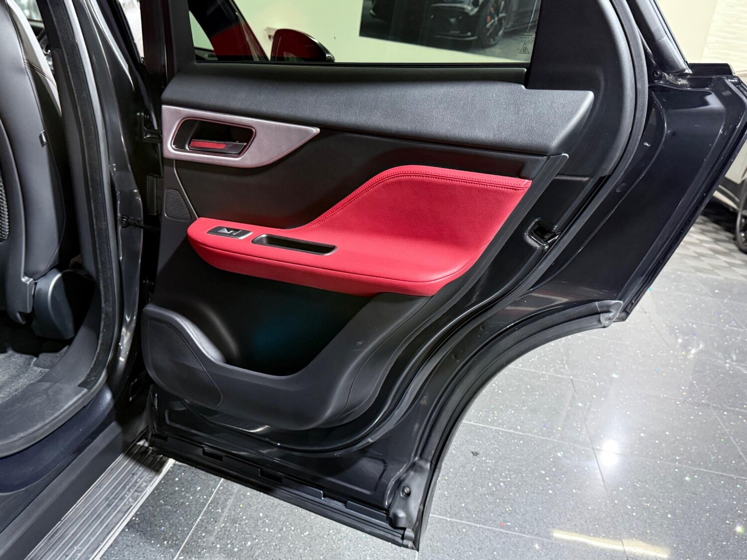 Used Jaguar F-Pace 2017 for sale - 76620243: Photo 56