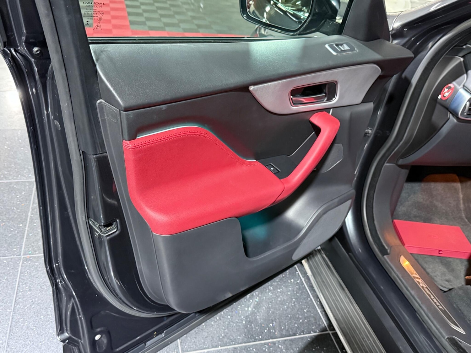 Used Jaguar F-Pace 2017 for sale - 76620243: Photo 57