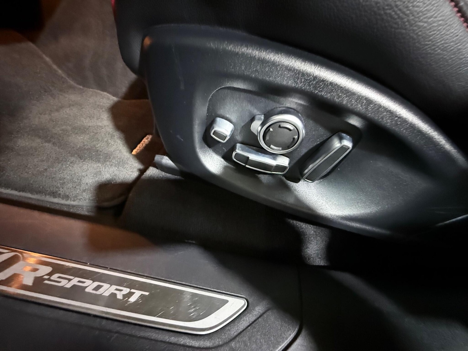 Used Jaguar F-Pace 2017 for sale - 76620243: Photo 7