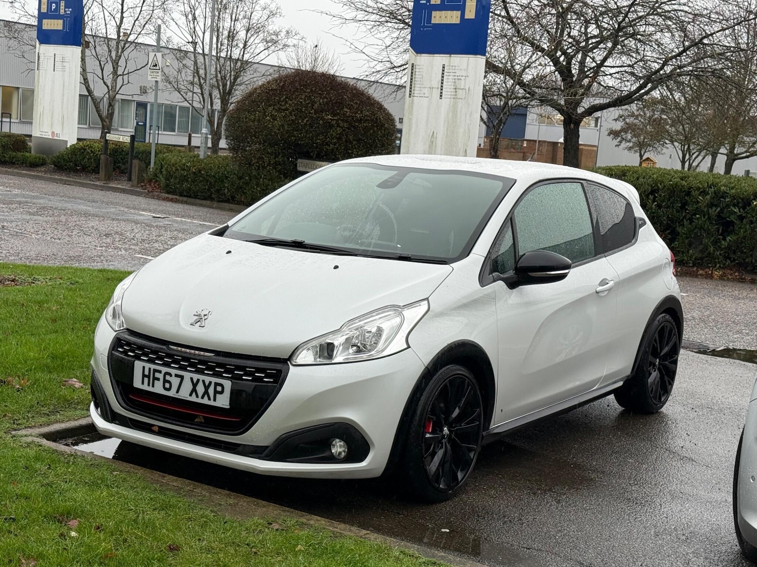 Used Peugeot 208 2017 for sale - 76752819: Photo 1