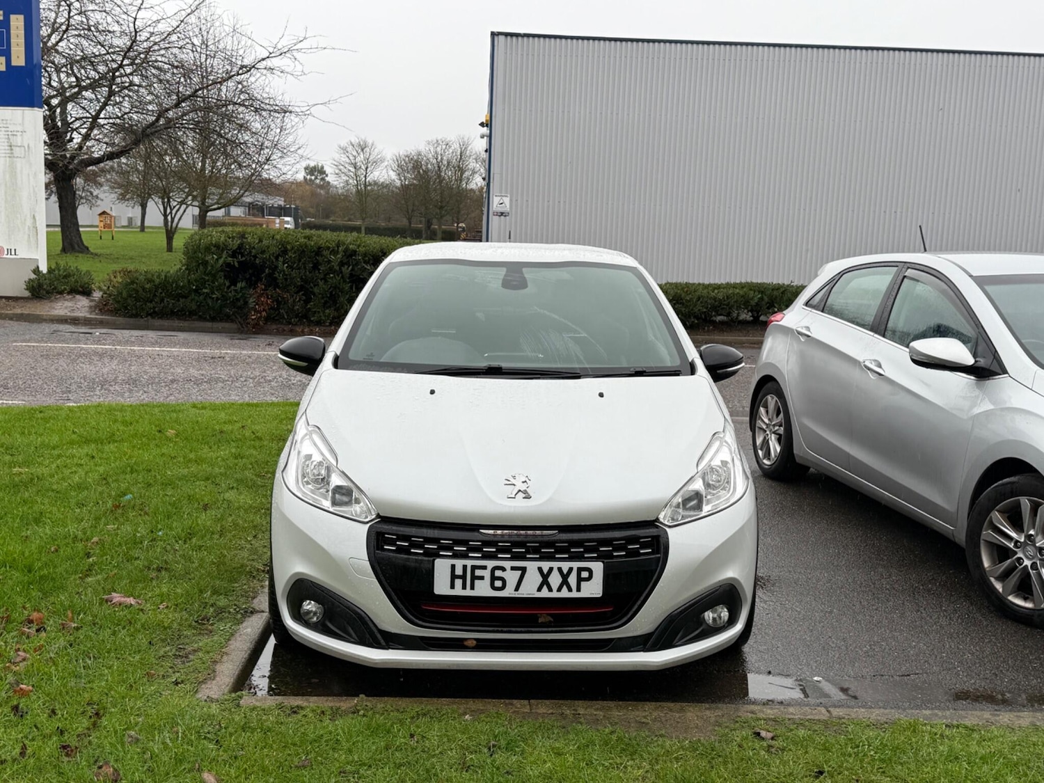 Used Peugeot 208 2017 for sale - 76752819: Photo 2