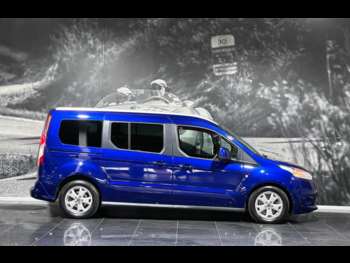 Used Ford Grand Tourneo Connect 2016 for sale - 74762929: Photo