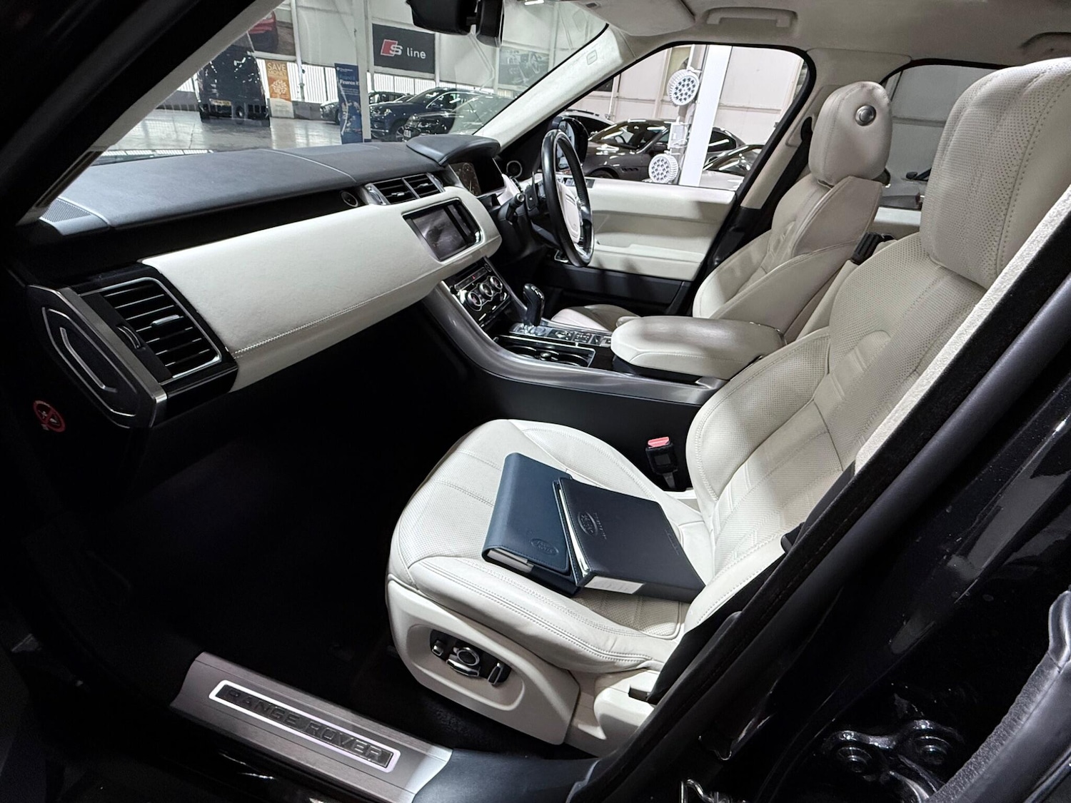 Used Land Rover Range Rover Sport 2016 for sale - 77898242: Photo 2