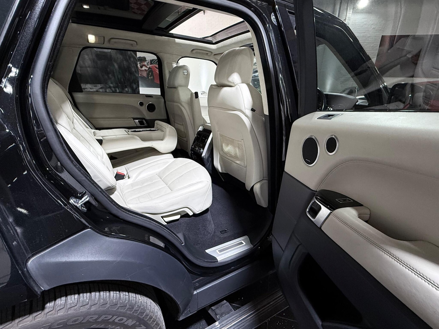 Used Land Rover Range Rover Sport 2016 for sale - 77898242: Photo 6