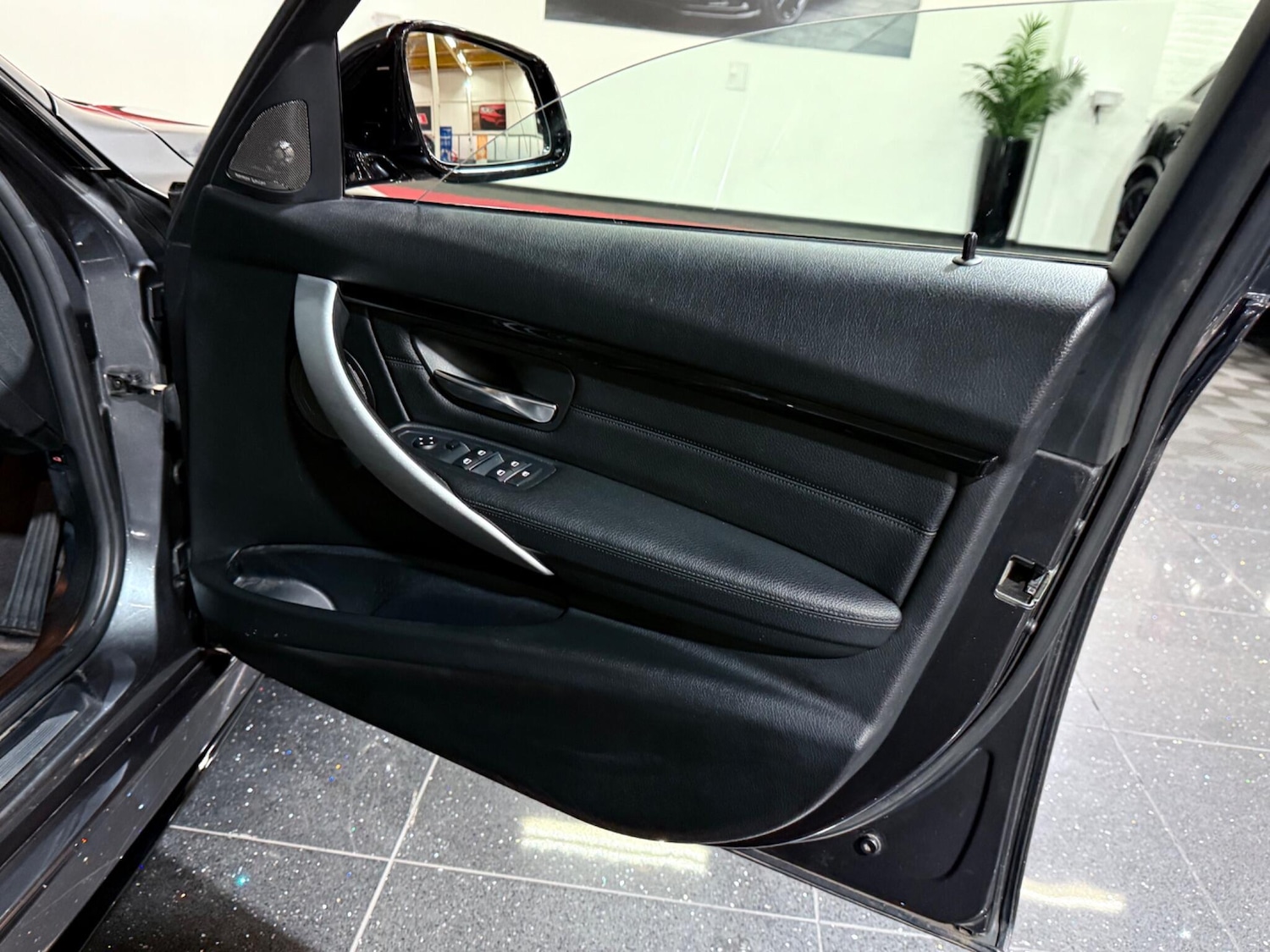 Used BMW 3 Series 2016 for sale - 76759518: Photo 64