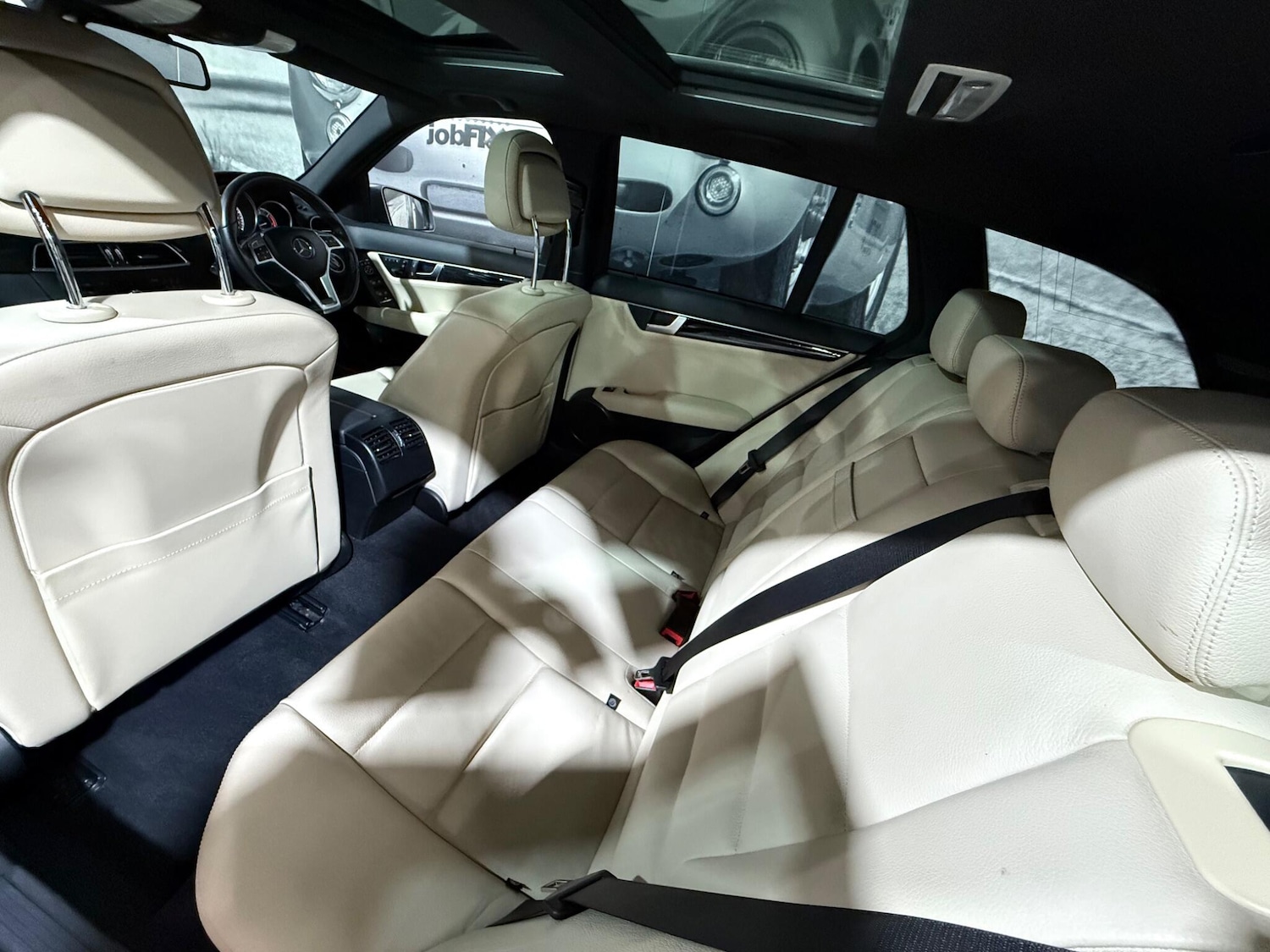 Used Mercedes-Benz C Class 2012 for sale - 76399204: Photo 16