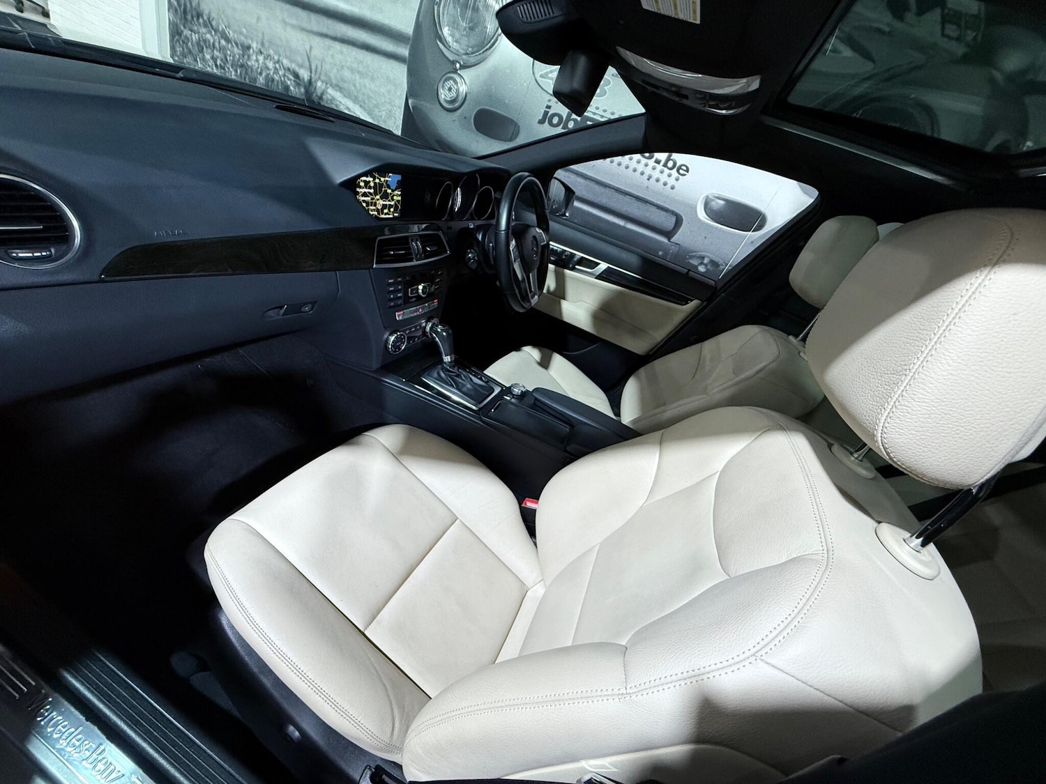 Used Mercedes-Benz C Class 2012 for sale - 76399204: Photo 2