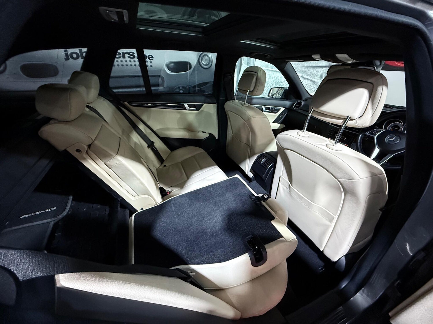 Used Mercedes-Benz C Class 2012 for sale - 76399204: Photo 21