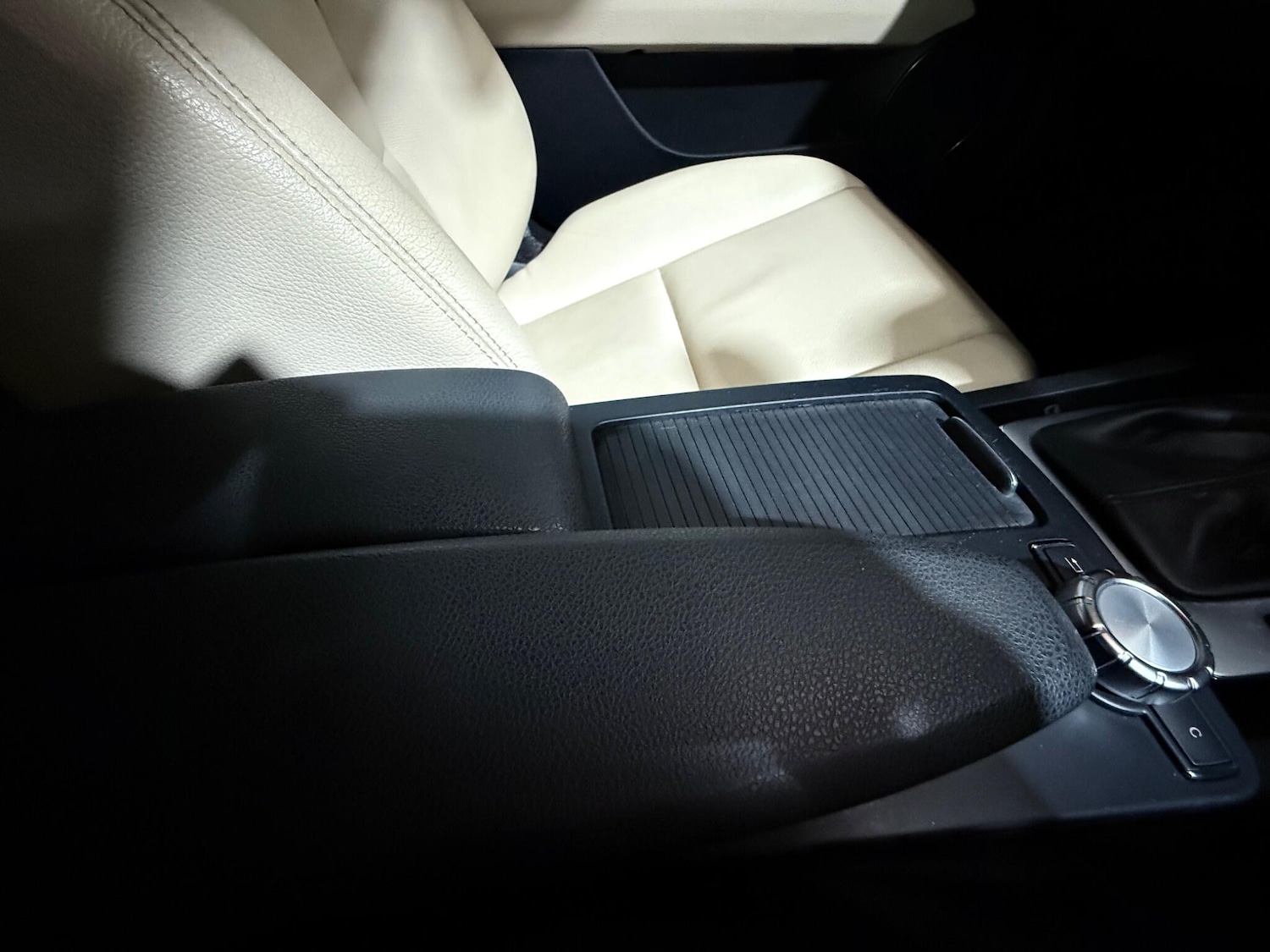 Used Mercedes-Benz C Class 2012 for sale - 76399204: Photo 42