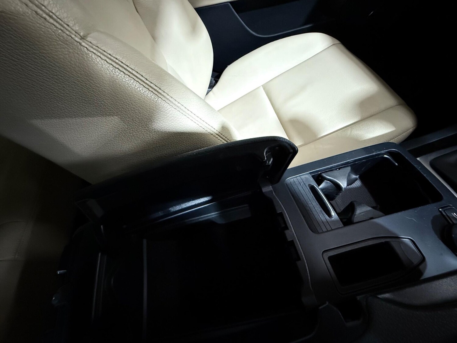 Used Mercedes-Benz C Class 2012 for sale - 76399204: Photo 43